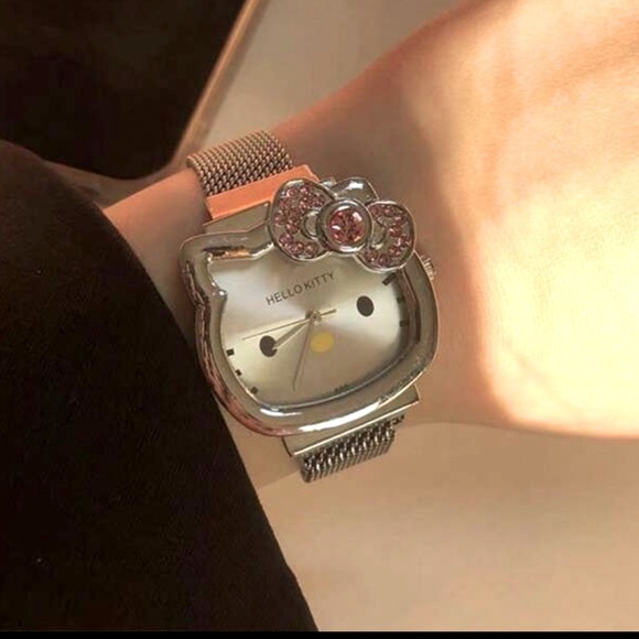 Women’s Hello Kitty Rose Gold Watch with Pink Bow - NWT - Picture 3 of 3